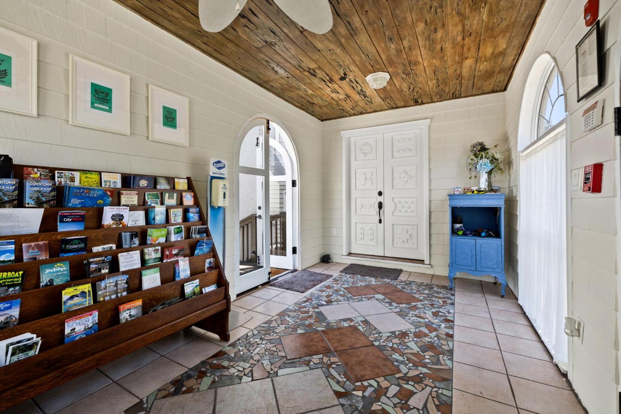 The Kenwood Gables Bed and Breakfast St. Petersburg Exteriör bild