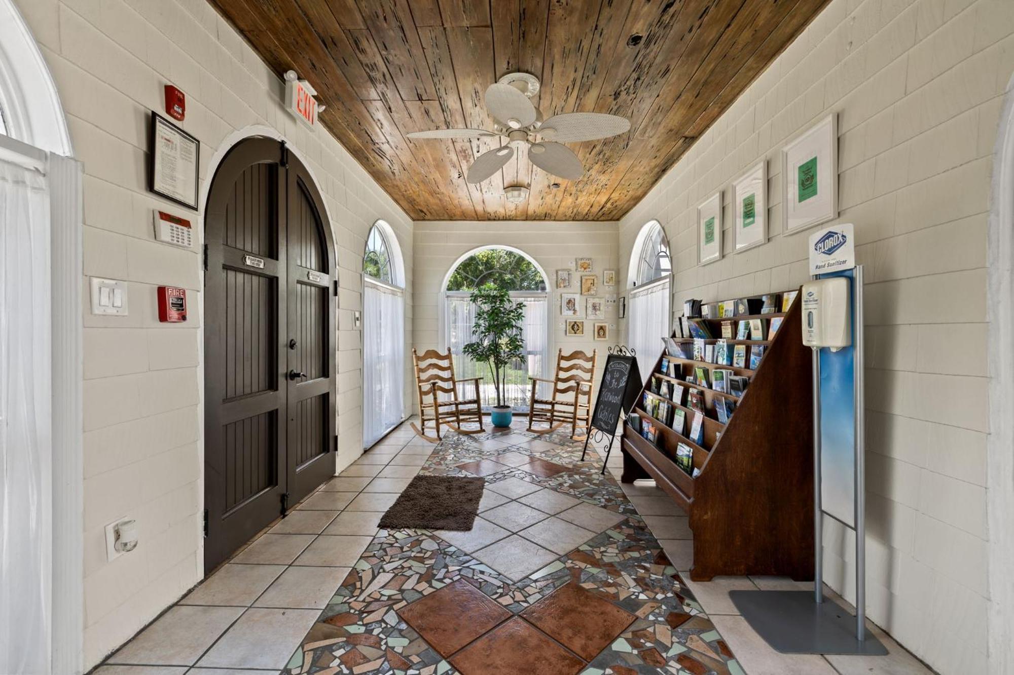 The Kenwood Gables Bed and Breakfast St. Petersburg Exteriör bild