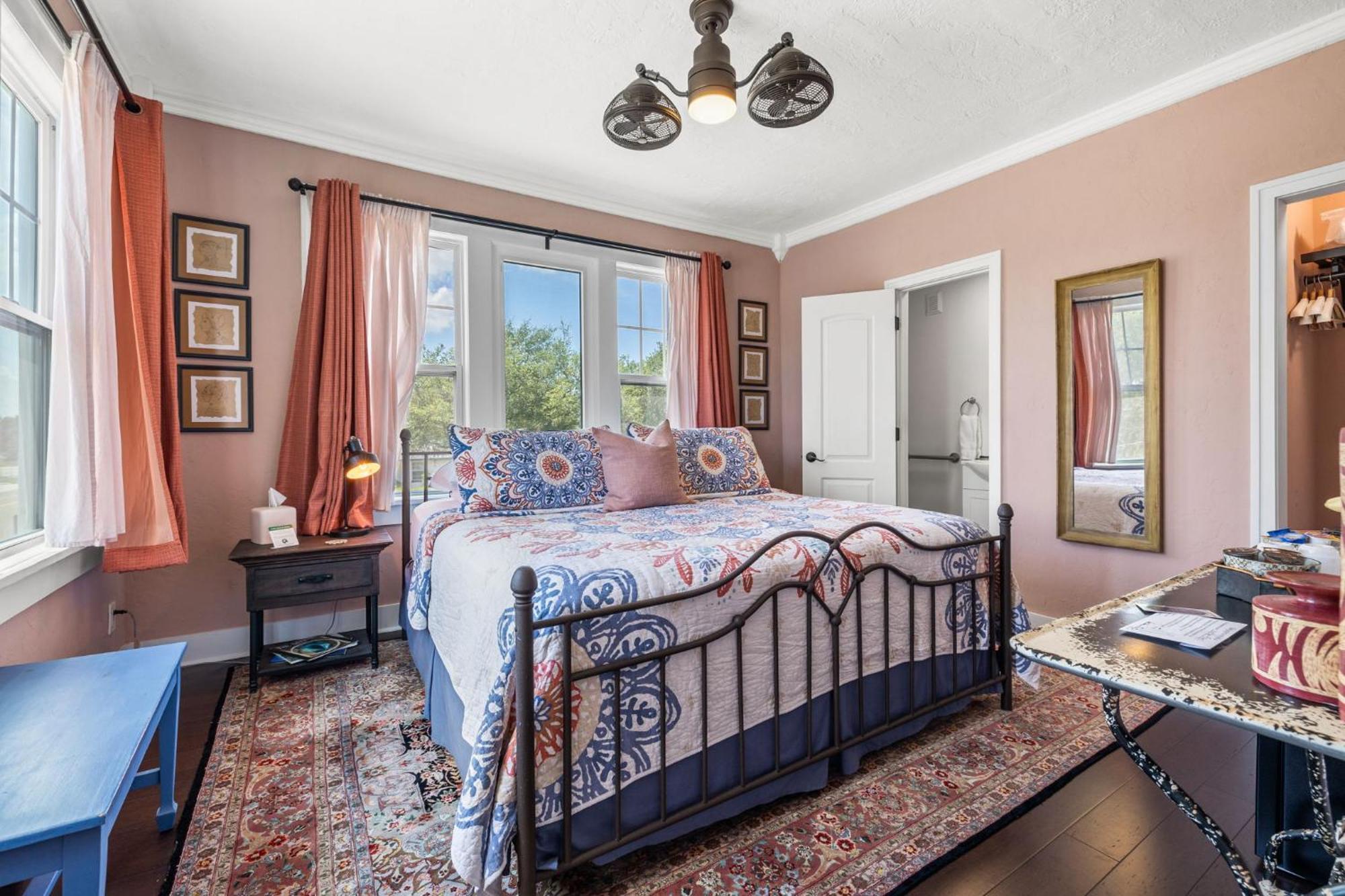 The Kenwood Gables Bed and Breakfast St. Petersburg Exteriör bild
